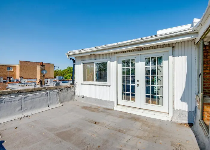 Walk To Train & Bus: Updated Apartment *